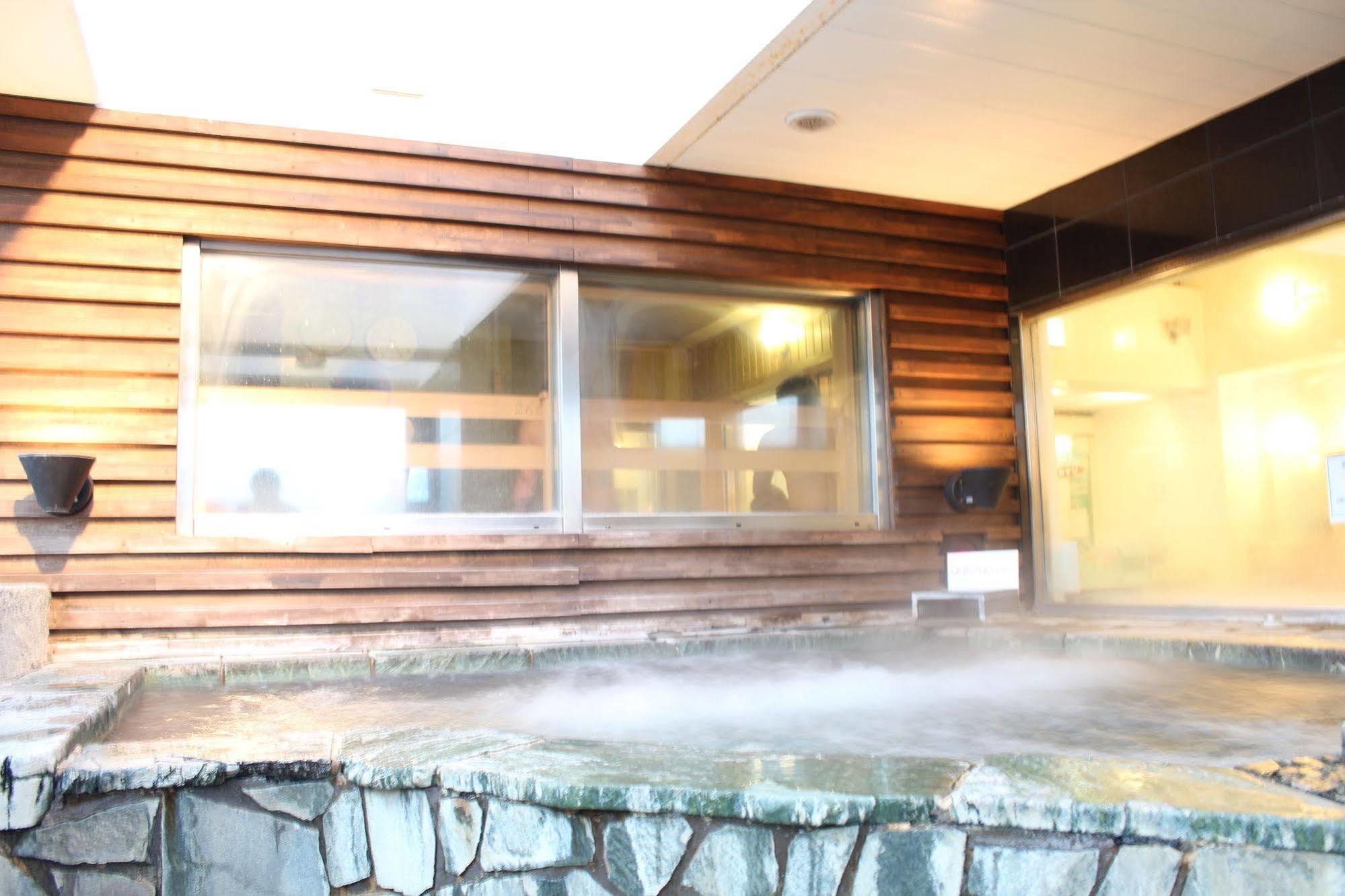 Sauna And Capsule Dandy Caters To Men Prefektura Tokio