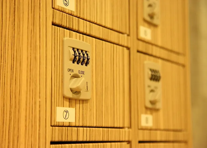 Sauna And Capsule Hotel Dandy Caters To Men