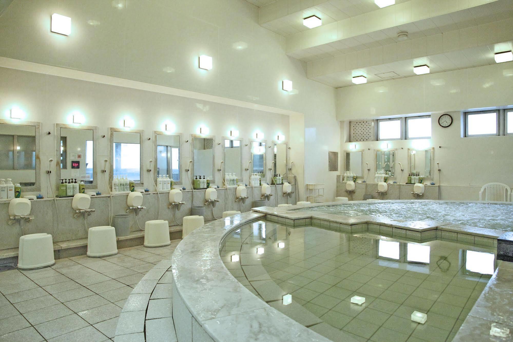 Sauna And Capsule Hotel Dandy Caters To Men Hotel Tokyo