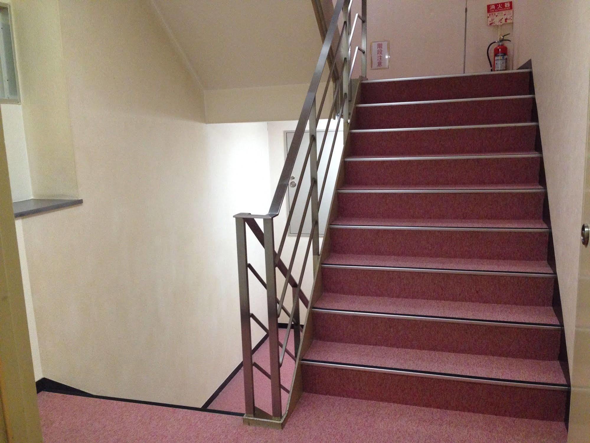 Hotel Sauna And Capsule Hotel Dandy Caters To Men 2*